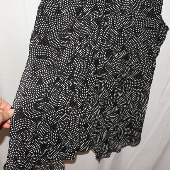Adele & May Blouse Size Small Sleeveless Lightweight V Neck Black - Picture 5 of 12